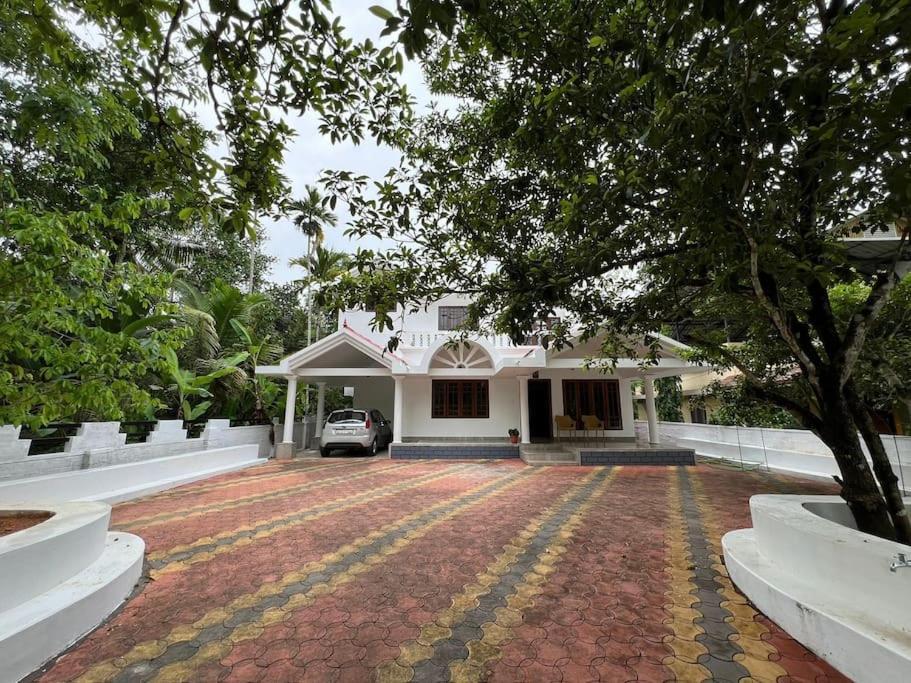 Kalarikkal House Villa Kochi Bagian luar foto